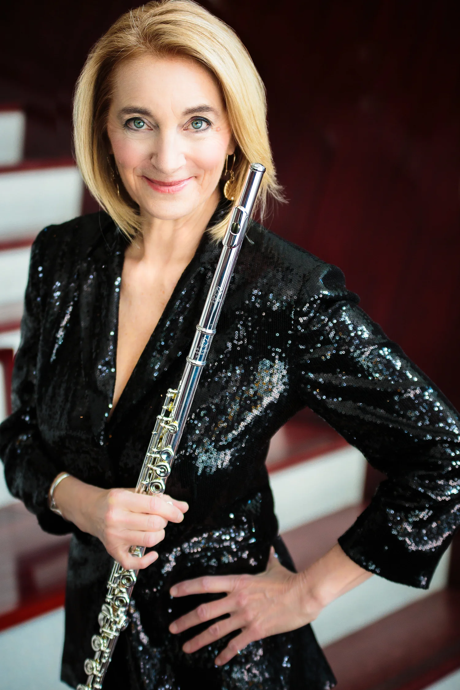 Carol Wincenc holding flute