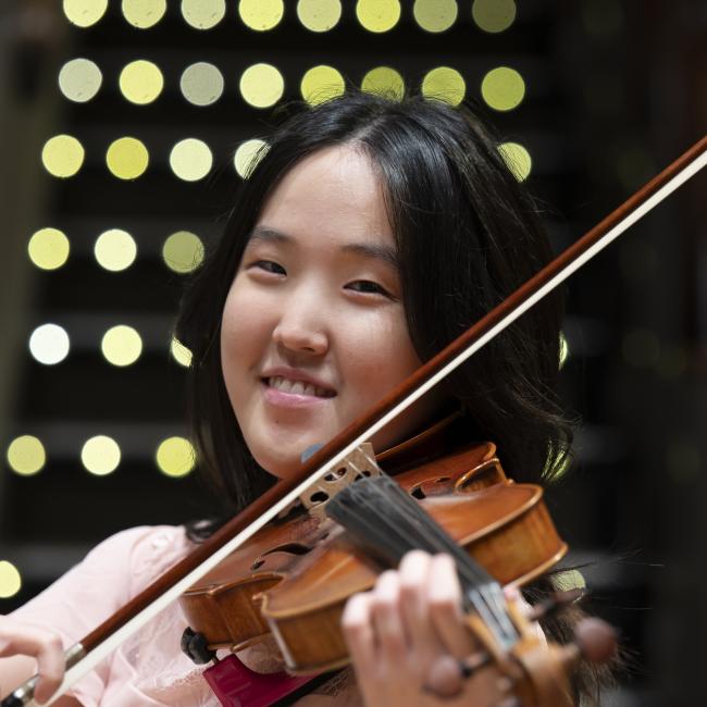 Violinist Claire Youn 